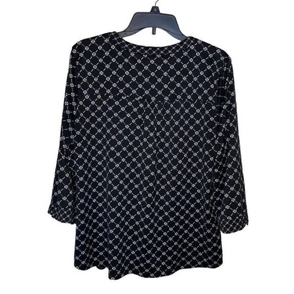 Large Croft & Barrow V-neck Blouse with 3/4 length sleeves - sz L - Picture 2 of 12